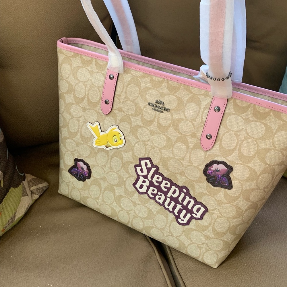 Authentic Coach leather Disney collection L.Edition zip top tote - Picture 6 of 12